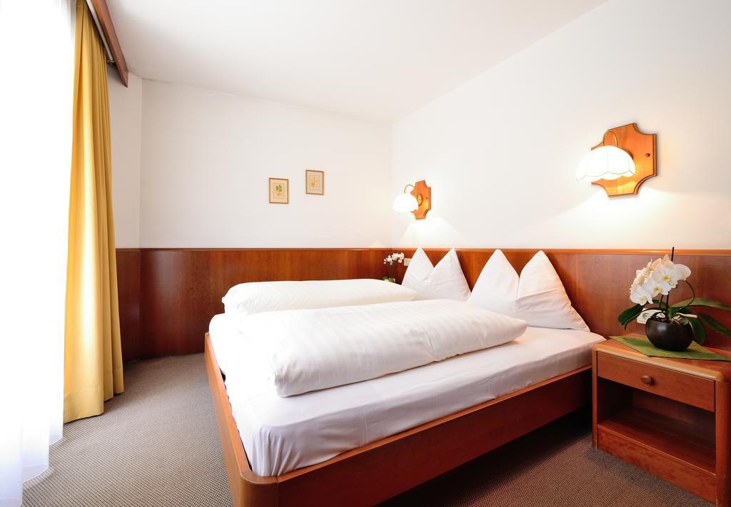 Residence Bacher Valdaora di Sopra Room photo